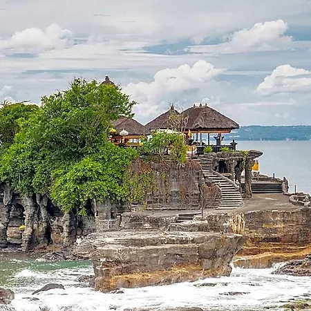 Amolas Villa Canggu, Balinese Muralism