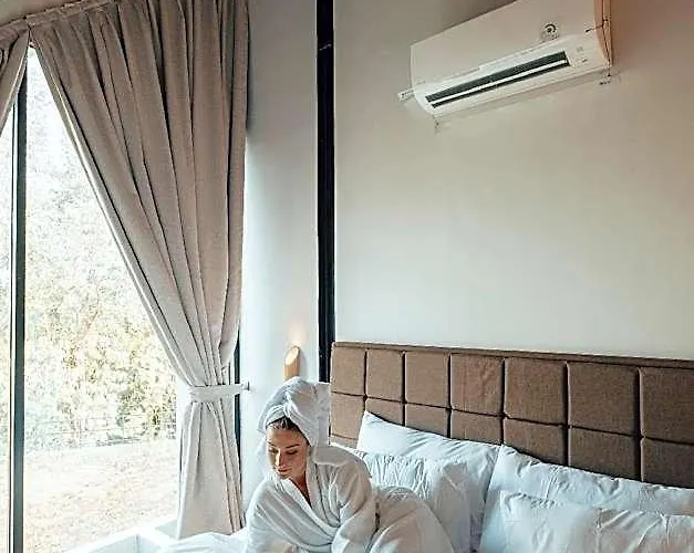 ホテル Amolas Canggu, Balinese Muralism 4*
