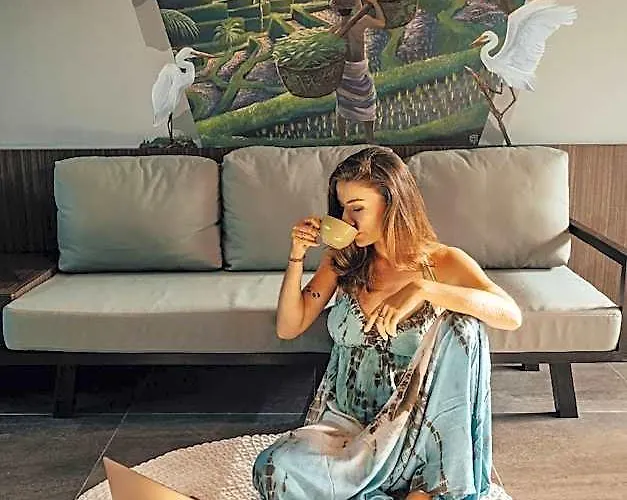 Amolas Canggu, Balinese Muralism ホテル バリ島